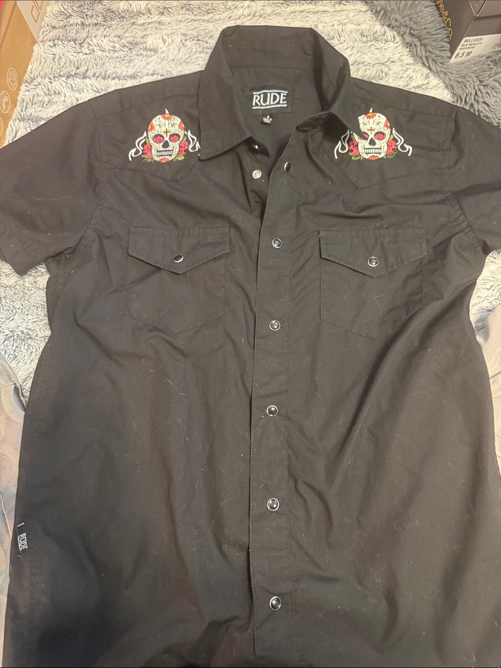 RUDE Black Short-Sleeve Button-Up Shirt with Embroidered Skulls